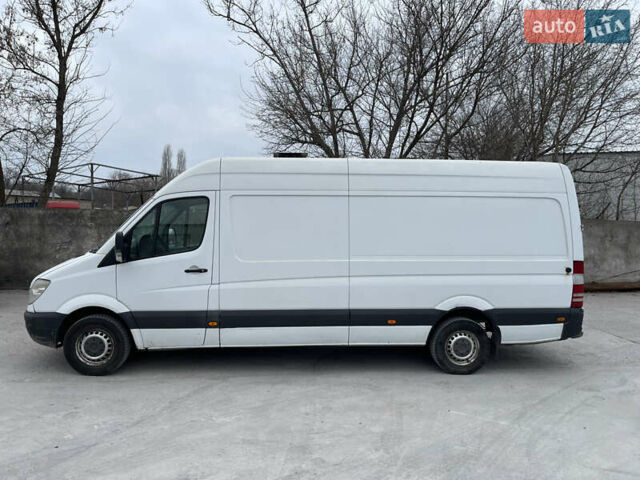 Белый Мерседес Sprinter, объемом двигателя 2.2 л и пробегом 497 тыс. км за 10900 $, фото 25 на Automoto.ua