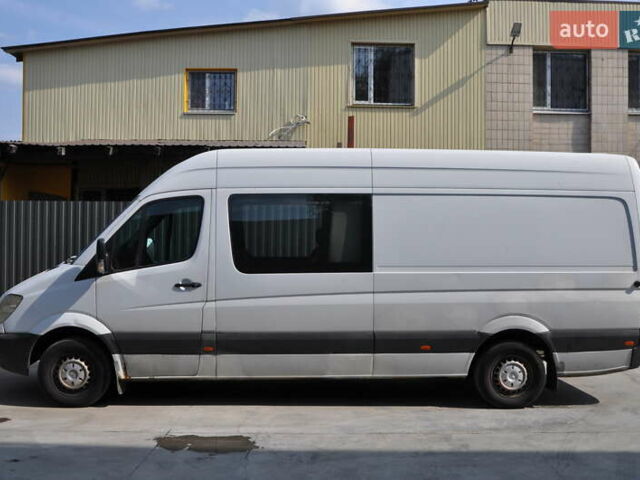 Белый Мерседес Sprinter, объемом двигателя 2.1 л и пробегом 480 тыс. км за 13000 $, фото 2 на Automoto.ua