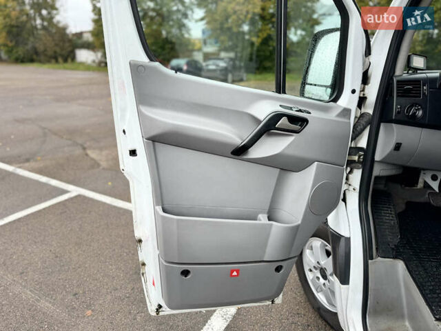Белый Мерседес Sprinter, объемом двигателя 3.22 л и пробегом 400 тыс. км за 16500 $, фото 15 на Automoto.ua