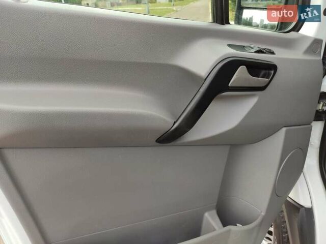 Белый Мерседес Sprinter, объемом двигателя 0 л и пробегом 281 тыс. км за 29000 $, фото 17 на Automoto.ua
