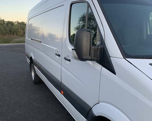 Белый Мерседес Sprinter, объемом двигателя 2.14 л и пробегом 400 тыс. км за 17000 $, фото 3 на Automoto.ua
