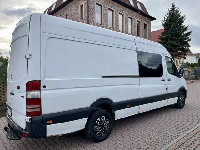 Белый Мерседес Sprinter, объемом двигателя 2.1 л и пробегом 380 тыс. км за 16000 $, фото 5 на Automoto.ua