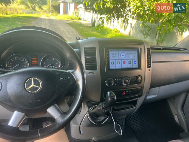 Белый Мерседес Sprinter, объемом двигателя 2.99 л и пробегом 580 тыс. км за 22800 $, фото 7 на Automoto.ua