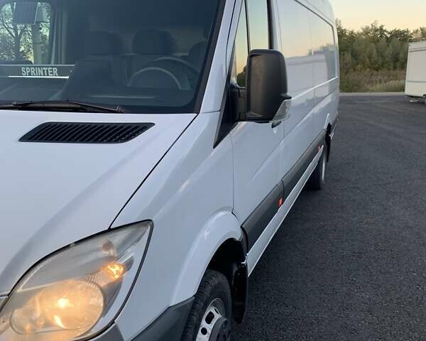 Белый Мерседес Sprinter, объемом двигателя 2.14 л и пробегом 400 тыс. км за 17000 $, фото 4 на Automoto.ua