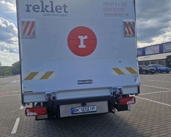 Белый Мерседес Sprinter, объемом двигателя 3 л и пробегом 470 тыс. км за 27700 $, фото 8 на Automoto.ua