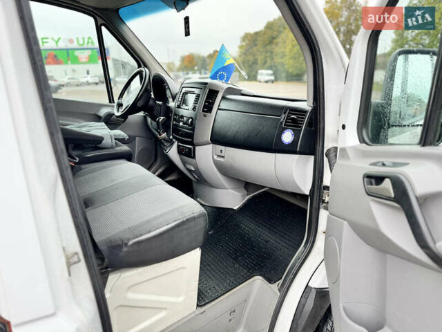 Белый Мерседес Sprinter, объемом двигателя 3.22 л и пробегом 400 тыс. км за 16500 $, фото 12 на Automoto.ua