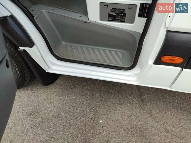Белый Мерседес Sprinter, объемом двигателя 0 л и пробегом 281 тыс. км за 29000 $, фото 18 на Automoto.ua