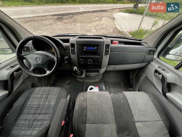 Белый Мерседес Sprinter, объемом двигателя 2.2 л и пробегом 426 тыс. км за 7900 $, фото 9 на Automoto.ua