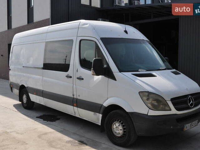 Белый Мерседес Sprinter, объемом двигателя 2.1 л и пробегом 480 тыс. км за 13000 $, фото 1 на Automoto.ua