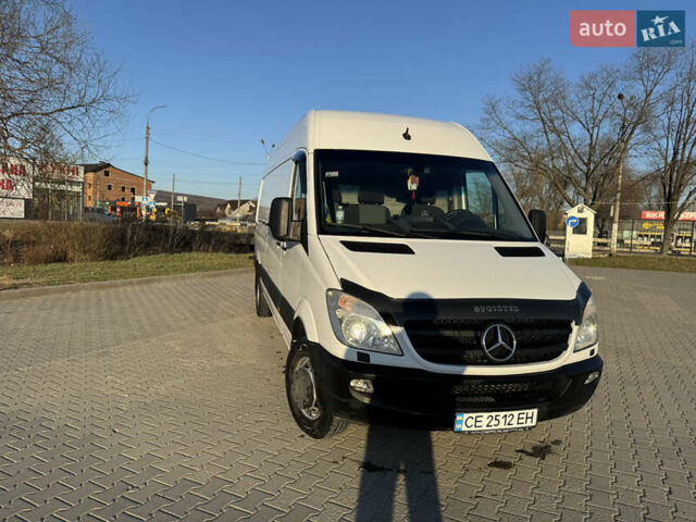Белый Мерседес Sprinter, объемом двигателя 2.99 л и пробегом 369 тыс. км за 25800 $, фото 3 на Automoto.ua