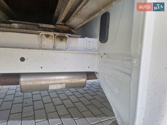 Белый Мерседес Sprinter, объемом двигателя 3 л и пробегом 470 тыс. км за 27700 $, фото 10 на Automoto.ua