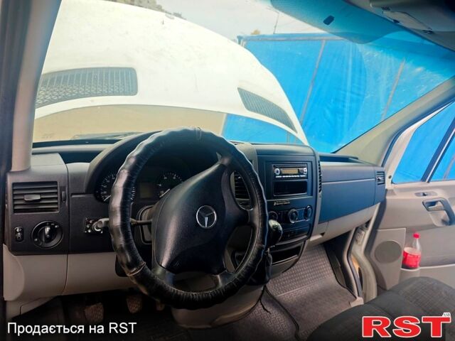 Мерседес Sprinter 2011 у Києві на Automoto.ua Білий Мерседес Sprinter, об'ємом двигуна 2.1 л та пробігом 280 тис. км за 8500 $, фото 6 на Automoto.ua