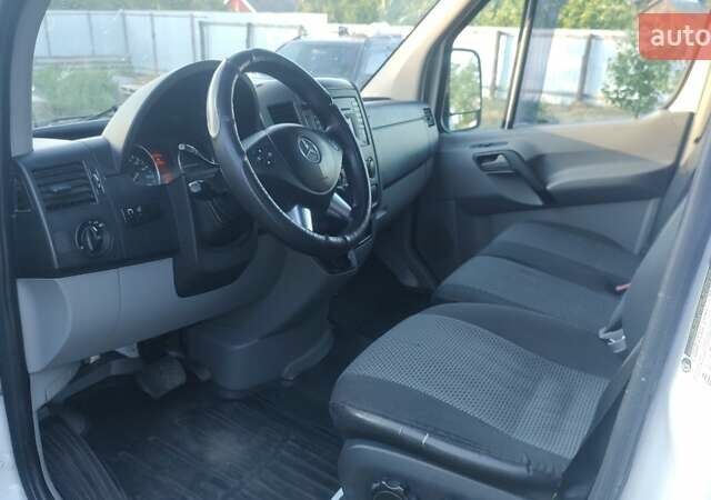 Белый Мерседес Sprinter, объемом двигателя 2.99 л и пробегом 628 тыс. км за 20000 $, фото 7 на Automoto.ua