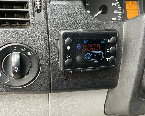 Белый Мерседес Sprinter, объемом двигателя 2.1 л и пробегом 303 тыс. км за 14999 $, фото 9 на Automoto.ua