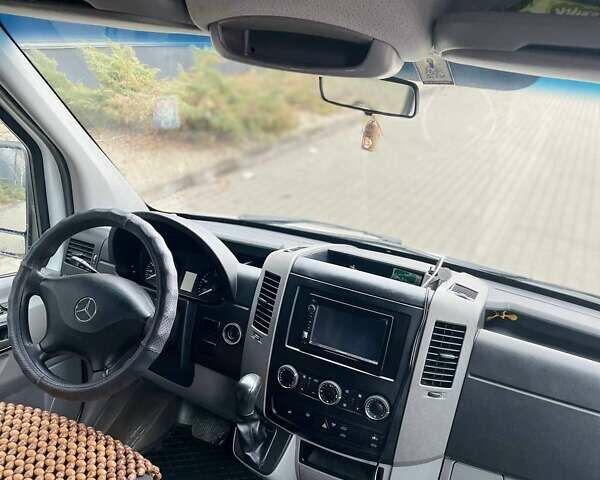 Белый Мерседес Sprinter, объемом двигателя 2.2 л и пробегом 560 тыс. км за 15700 $, фото 11 на Automoto.ua