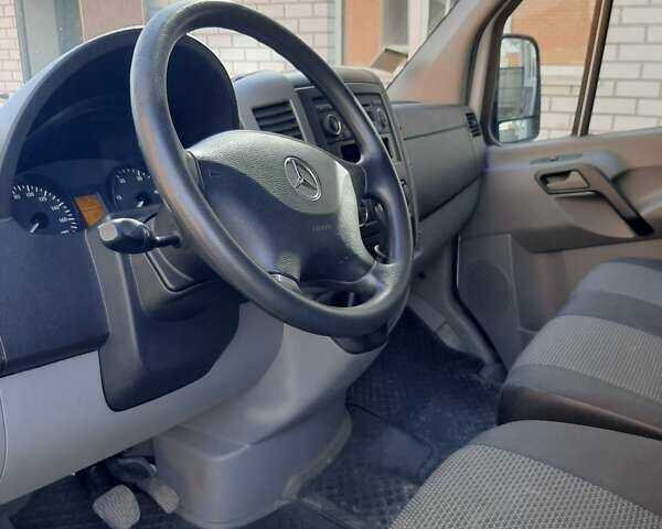 Белый Мерседес Sprinter, объемом двигателя 2.1 л и пробегом 180 тыс. км за 15500 $, фото 5 на Automoto.ua