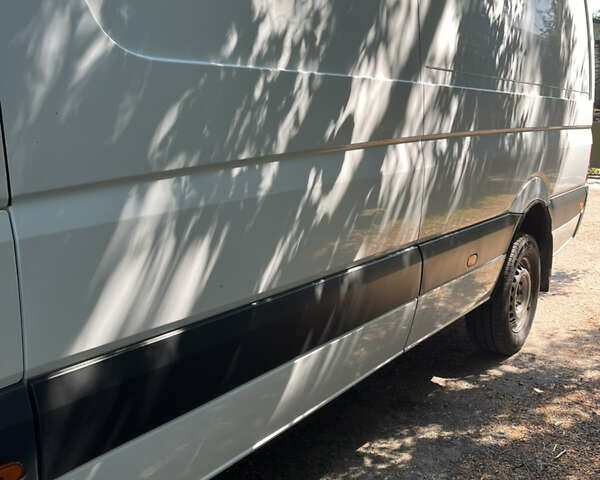 Белый Мерседес Sprinter, объемом двигателя 2.1 л и пробегом 468 тыс. км за 16500 $, фото 5 на Automoto.ua