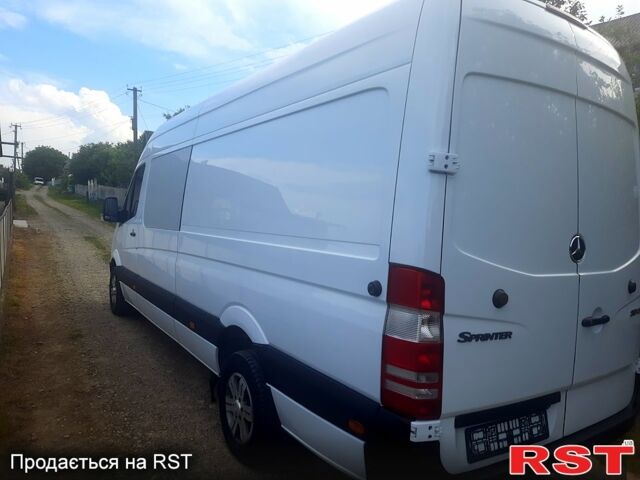 Белый Мерседес Sprinter, объемом двигателя 3 л и пробегом 500 тыс. км за 17900 $, фото 2 на Automoto.ua