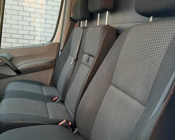 Белый Мерседес Sprinter, объемом двигателя 2.1 л и пробегом 180 тыс. км за 15500 $, фото 7 на Automoto.ua