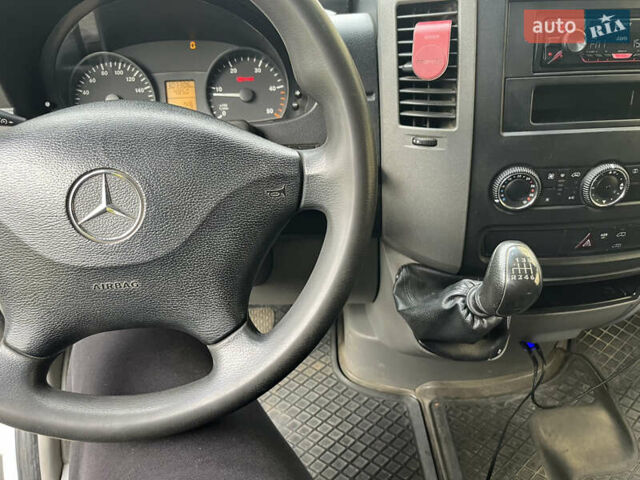 Белый Мерседес Sprinter, объемом двигателя 2.1 л и пробегом 303 тыс. км за 14999 $, фото 6 на Automoto.ua