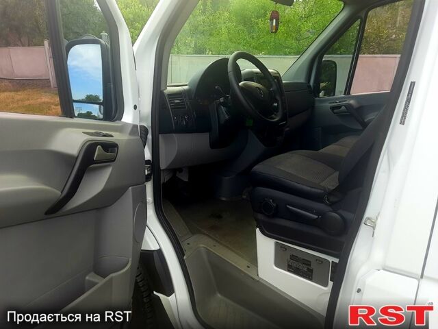 Белый Мерседес Sprinter, объемом двигателя 3 л и пробегом 500 тыс. км за 17900 $, фото 7 на Automoto.ua