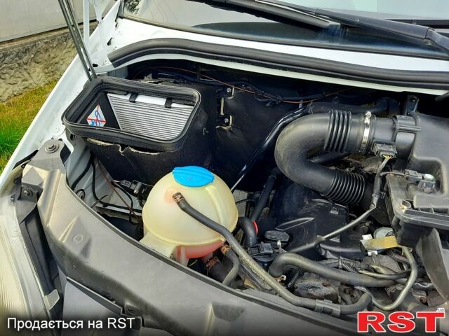 Белый Мерседес Sprinter, объемом двигателя 3 л и пробегом 500 тыс. км за 17900 $, фото 12 на Automoto.ua