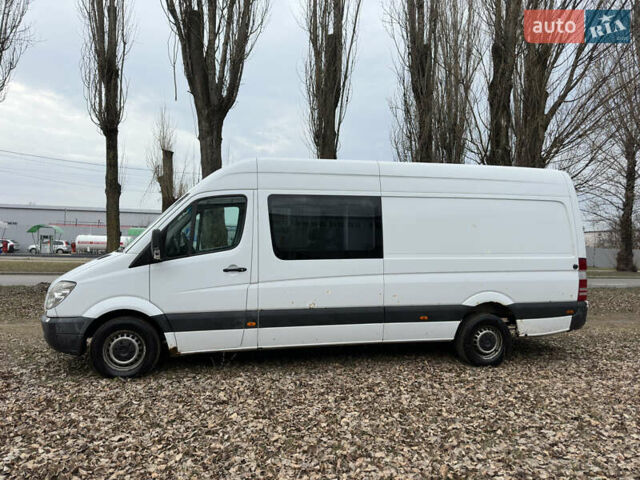 Белый Мерседес Sprinter, объемом двигателя 2.7 л и пробегом 750 тыс. км за 14500 $, фото 2 на Automoto.ua