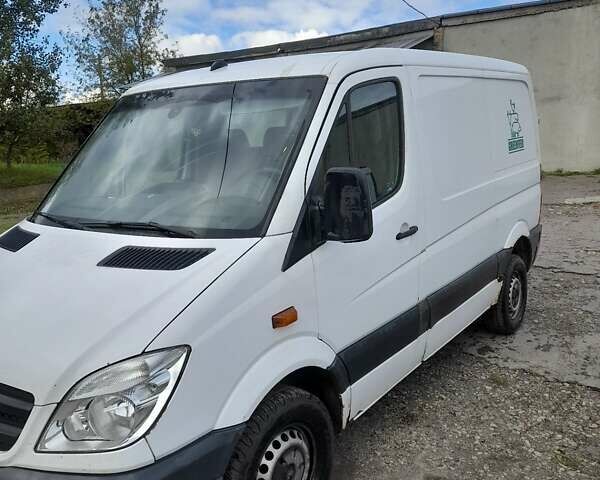 Белый Мерседес Sprinter, объемом двигателя 2.1 л и пробегом 601 тыс. км за 6999 $, фото 3 на Automoto.ua