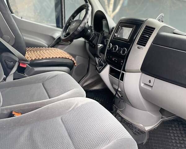 Белый Мерседес Sprinter, объемом двигателя 2.2 л и пробегом 560 тыс. км за 15700 $, фото 13 на Automoto.ua