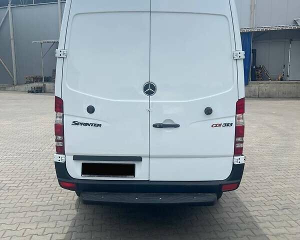 Белый Мерседес Sprinter, объемом двигателя 2.14 л и пробегом 500 тыс. км за 12000 $, фото 10 на Automoto.ua