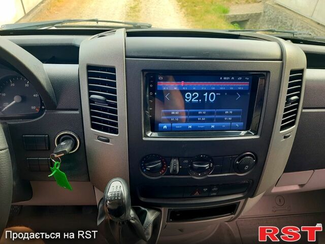 Белый Мерседес Sprinter, объемом двигателя 3 л и пробегом 500 тыс. км за 17900 $, фото 10 на Automoto.ua