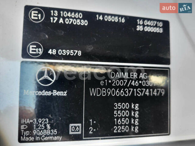 Белый Мерседес Sprinter, объемом двигателя 2.2 л и пробегом 262 тыс. км за 14172 $, фото 10 на Automoto.ua