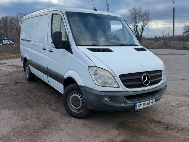 Білий Мерседес Sprinter, об'ємом двигуна 2.1 л та пробігом 300 тис. км за 6700 $, фото 1 на Automoto.ua