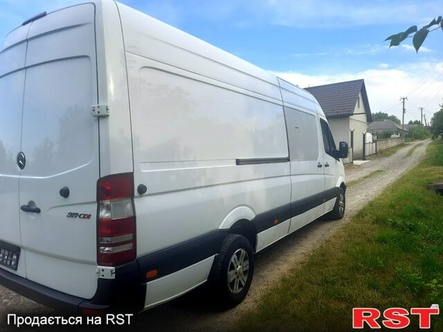 Белый Мерседес Sprinter, объемом двигателя 3 л и пробегом 500 тыс. км за 17900 $, фото 3 на Automoto.ua