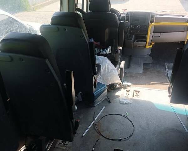 Білий Мерседес Sprinter, об'ємом двигуна 1.8 л та пробігом 340 тис. км за 12000 $, фото 13 на Automoto.ua