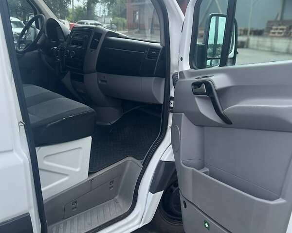 Белый Мерседес Sprinter, объемом двигателя 2.14 л и пробегом 500 тыс. км за 12000 $, фото 5 на Automoto.ua