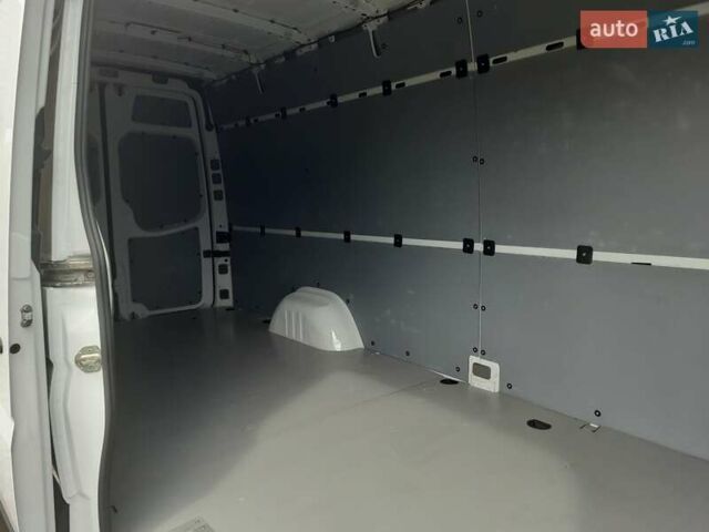 Белый Мерседес Sprinter, объемом двигателя 3 л и пробегом 380 тыс. км за 18500 $, фото 11 на Automoto.ua