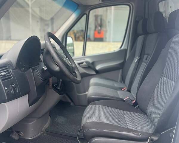 Белый Мерседес Sprinter, объемом двигателя 2.14 л и пробегом 500 тыс. км за 12000 $, фото 6 на Automoto.ua