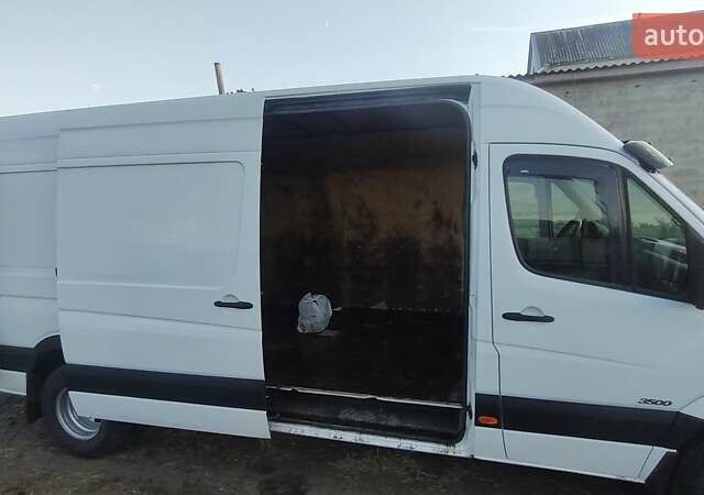 Белый Мерседес Sprinter, объемом двигателя 2.99 л и пробегом 628 тыс. км за 20000 $, фото 3 на Automoto.ua