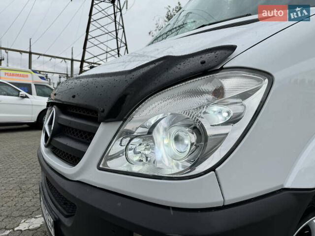 Белый Мерседес Sprinter, объемом двигателя 2.99 л и пробегом 500 тыс. км за 29999 $, фото 11 на Automoto.ua