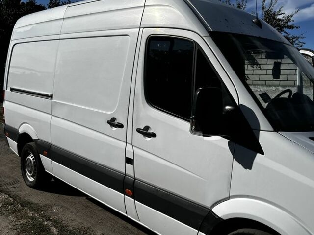 Белый Мерседес Sprinter, объемом двигателя 2.1 л и пробегом 500 тыс. км за 10000 $, фото 4 на Automoto.ua