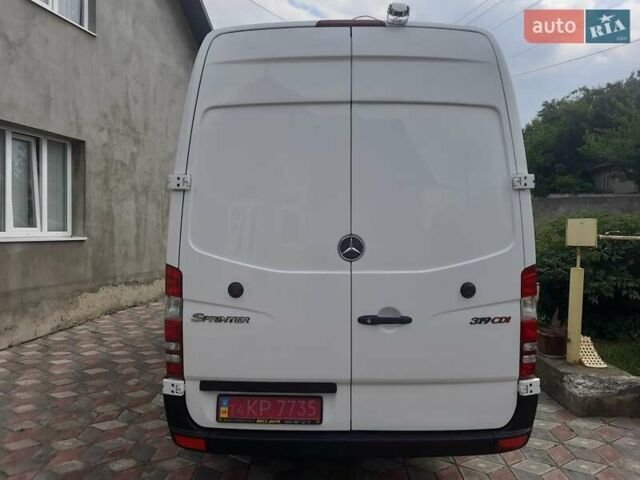Белый Мерседес Sprinter, объемом двигателя 3 л и пробегом 380 тыс. км за 18500 $, фото 5 на Automoto.ua