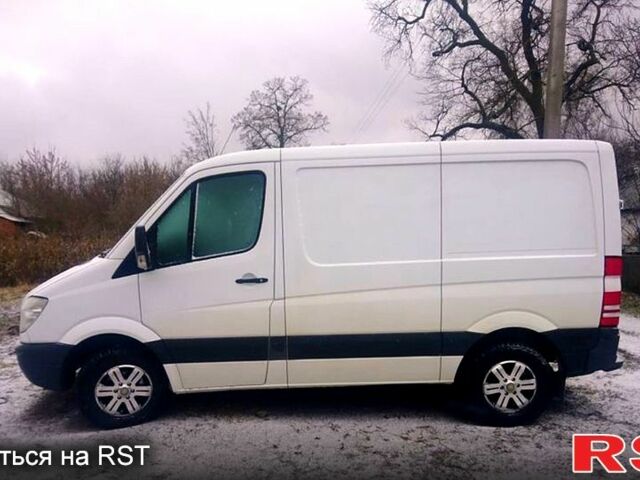 Белый Мерседес Sprinter, объемом двигателя 2.1 л и пробегом 365 тыс. км за 13500 $, фото 1 на Automoto.ua