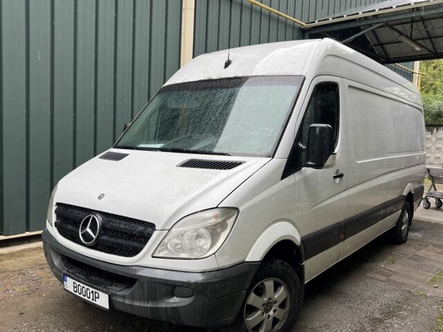 Белый Мерседес Sprinter, объемом двигателя 2.2 л и пробегом 450 тыс. км за 13000 $, фото 1 на Automoto.ua