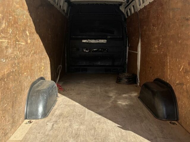 Белый Мерседес Sprinter, объемом двигателя 2.2 л и пробегом 450 тыс. км за 13000 $, фото 5 на Automoto.ua