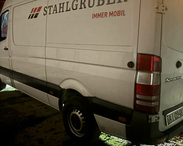 Белый Мерседес Sprinter, объемом двигателя 2.1 л и пробегом 372 тыс. км за 10500 $, фото 4 на Automoto.ua