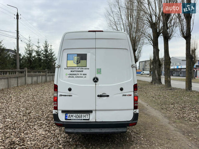 Белый Мерседес Sprinter, объемом двигателя 2.7 л и пробегом 750 тыс. км за 14500 $, фото 4 на Automoto.ua