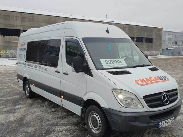 Белый Мерседес Sprinter, объемом двигателя 2.1 л и пробегом 330 тыс. км за 27500 $, фото 13 на Automoto.ua