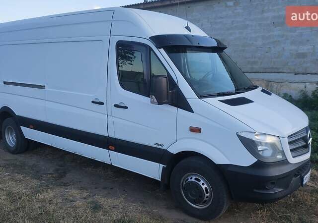 Белый Мерседес Sprinter, объемом двигателя 2.99 л и пробегом 628 тыс. км за 20000 $, фото 4 на Automoto.ua