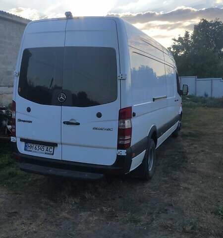 Белый Мерседес Sprinter, объемом двигателя 2.99 л и пробегом 628 тыс. км за 20000 $, фото 6 на Automoto.ua